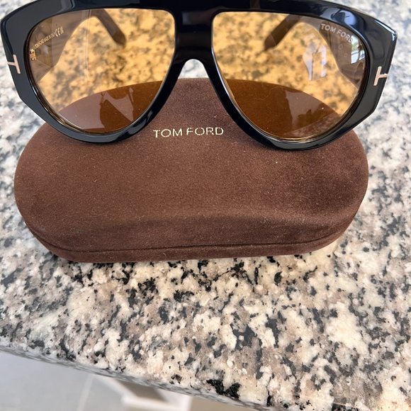 *SOLD*.  Tom Ford Bronson Sunglasses - 100% AUTHENTIC - Picture 1 of 5